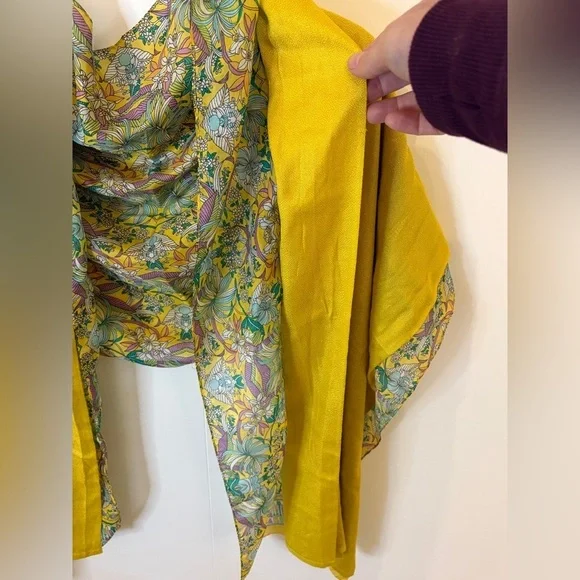 Reversible Silk Scarf from Spain. Floral Yellow  Print. - Picture 4 of 6